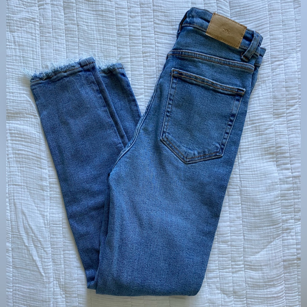 NWT ZARA Hi rise slim straight Medium wash jeans